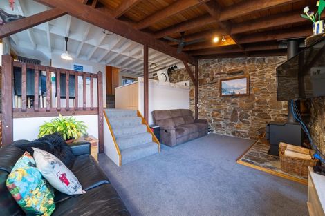 Photo of property in 7b Cameron Place, Fernhill, Queenstown, 9300