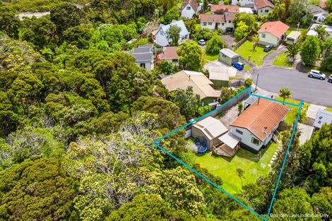 Photo of property in 16 Thistledew Place, Bayview, Auckland, 0629