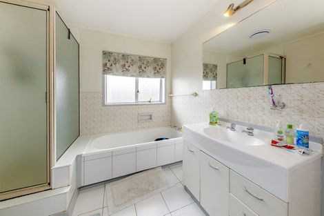 Photo of property in 2/8 Parera Place, Papatoetoe, Auckland, 2025