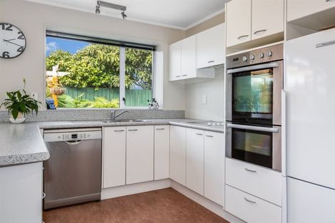 Photo of property in 63 The Drive, Tawa, Wellington, 5028