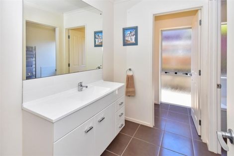 Photo of property in 1 Aufidius Place, Pukekohe, 2120