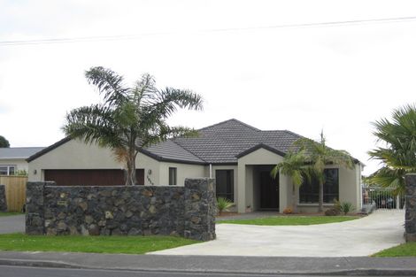 Photo of property in 1012 Whangaparaoa Road, Tindalls Beach, Whangaparaoa, 0930