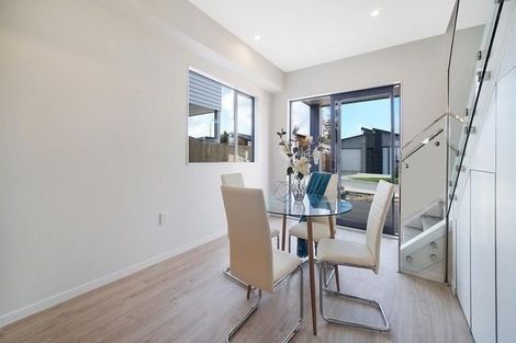 Photo of property in 9 Farranfore Road, Opaheke, Papakura, 2113