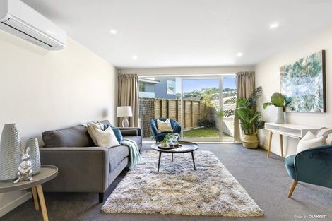 Photo of property in 11/2 Stone Street, Miramar, Wellington, 6022