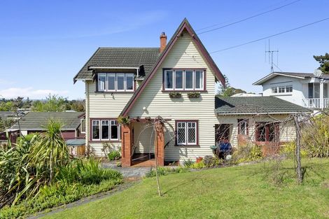 Photo of property in 69 Forest Lake Road, Forest Lake, Hamilton, 3200