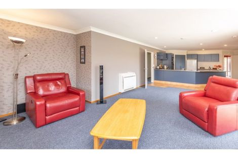 Photo of property in 61 Chesterfield Mews, Russley, Christchurch, 8042