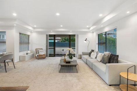 Photo of property in 158b East Coast Road, Forrest Hill, Auckland, 0620