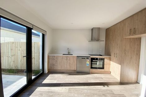 Photo of property in 2/50 Hills Road, Edgeware, Christchurch, 8013