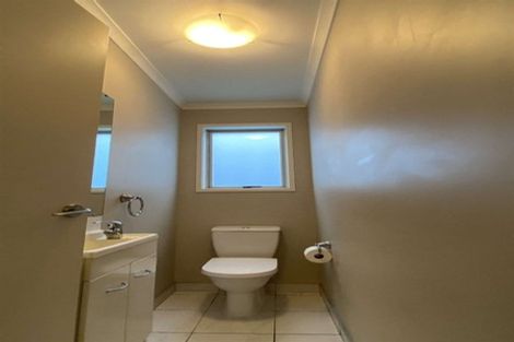 Photo of property in 5 Canyon Drive, Oteha, Auckland, 0632