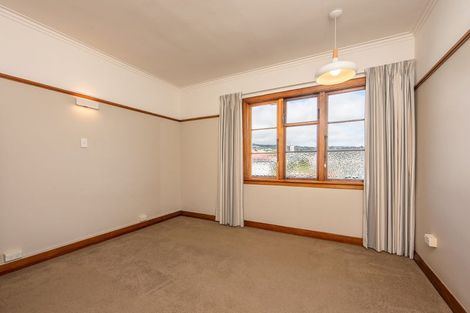 Photo of property in Ionian Flats, 123-125 Brougham Street, Mount Victoria, Wellington, 6011