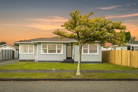 Photo of property in 6 Sutherland Crescent, Westbrook, Palmerston North, 4412