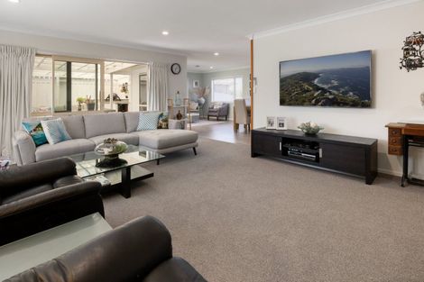 Photo of property in 60 Plateau Heights, Mount Maunganui, 3116