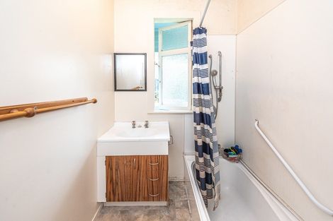 Photo of property in 17 Hutchison Crescent, Durie Hill, Whanganui, 4500