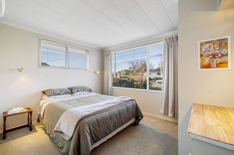 Photo of property in 96 Englefield Road, Northwood, Christchurch, 8051