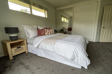 Photo of property in 5 Castleview Lane, Heathcote Valley, Christchurch, 8022