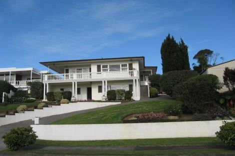 Photo of property in 16 Copperfield Terrace, Mellons Bay, Auckland, 2014