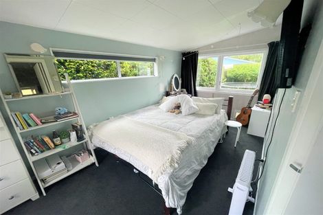 Photo of property in 5 Parera Grove, Heretaunga, Upper Hutt, 5018