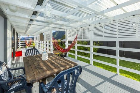 Photo of property in 2/23 Roband Crescent, Brown Owl, Upper Hutt, 5018