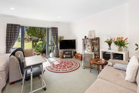 Photo of property in Tuscany Way, 19/3 Ambrico Place, New Lynn, Auckland, 0600