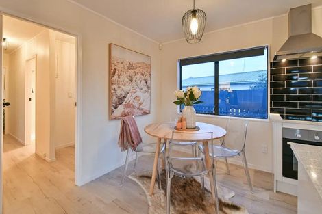 Photo of property in 1/14 Hatherley Place, Clendon Park, Auckland, 2103