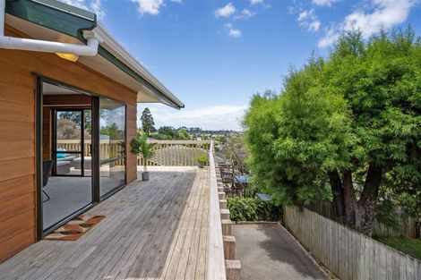 Photo of property in 2/16 Laurina Road, Sunnynook, Auckland, 0620