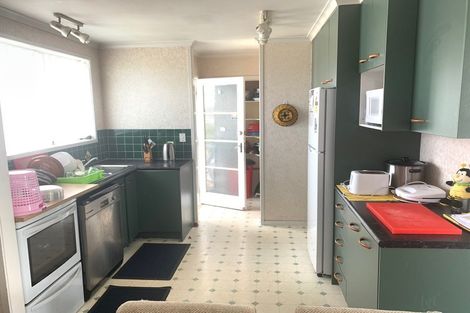 Photo of property in 20 Foyle Place, Glendene, Auckland, 0602