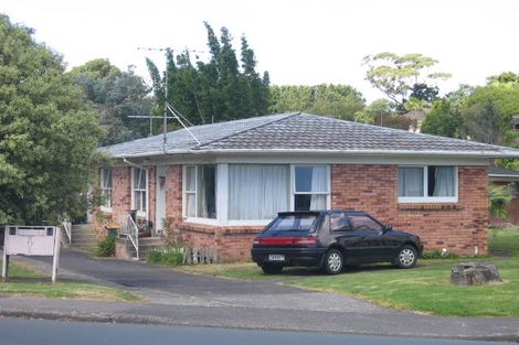 Photo of property in 1/17 Bentley Avenue, Glenfield, Auckland, 0629