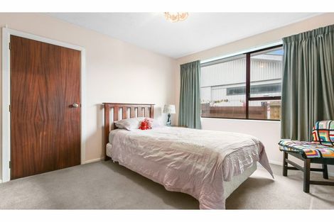 Photo of property in 1/40 Sarabande Avenue, Redwood, Christchurch, 8051