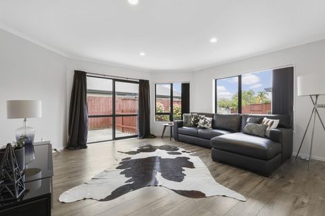 Photo of property in 22 Whitford Place, Rototuna North, Hamilton, 3210