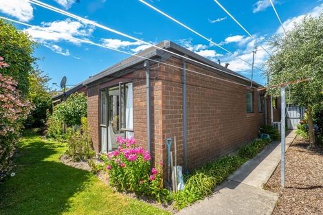 Photo of property in 2/9a Chilcombe Street, Ilam, Christchurch, 8041