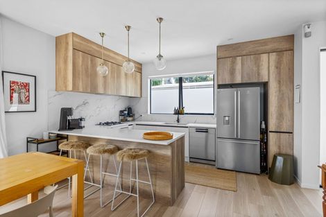 Photo of property in 27d Taipari Road, Te Atatu Peninsula, Auckland, 0610