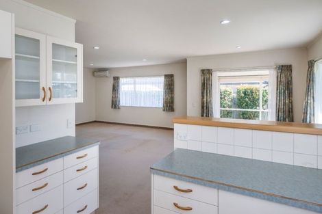 Photo of property in 18 Tararua Street, Paraparaumu, 5032