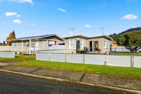 Photo of property in 11 Isobel Street, Fairy Springs, Rotorua, 3015