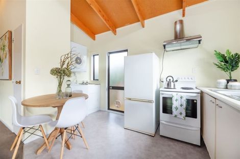 Photo of property in 2/179 Blockhouse Bay Road, Avondale, Auckland, 0600