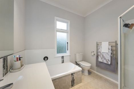 Photo of property in 5 Wood Street, Takaro, Palmerston North, 4410