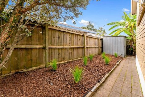 Photo of property in 1/238 Botany Road, Golflands, Auckland, 2013