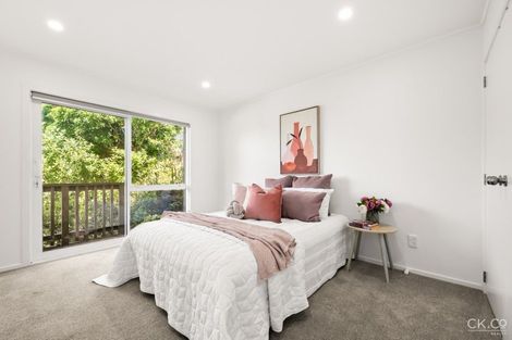 Photo of property in 60 Maungaraki Road, Korokoro, Lower Hutt, 5012