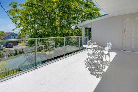 Photo of property in 4 Liston Crescent, Cockle Bay, Auckland, 2014