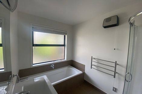 Photo of property in 27 Glentui Place, Waikawa, Picton, 7220