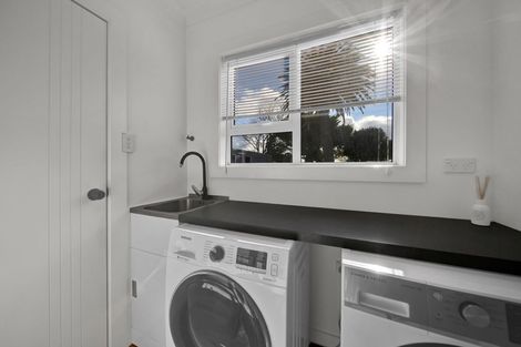 Photo of property in 52 Puriri Street, Hawera, 4610