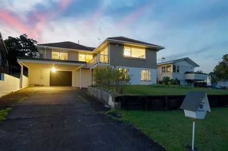 Photo of property in 14 Jonathan Place, Sunnynook, Auckland, 0620