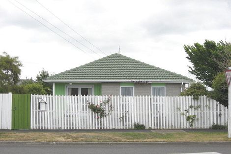 Photo of property in 114 Inwoods Road, Parklands, Christchurch, 8083