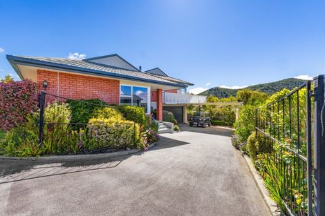 Photo of property in 5 Moana View Road, Waikawa, Picton, 7220