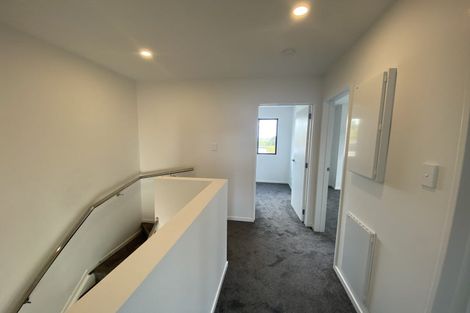 Photo of property in 46b Crestview Rise, Papakura, 2110