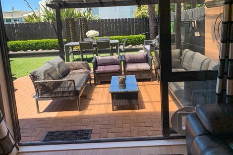 Photo of property in 10 Puma Drive, Golflands, Auckland, 2013