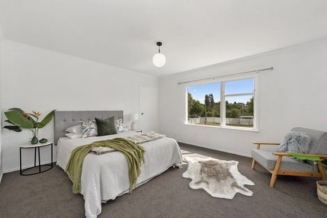 Photo of property in 60 Banbury Crescent, Fairfield, Hamilton, 3214