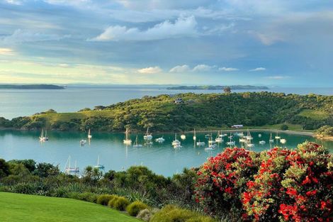Photo of property in 89 Nick Johnstone Drive, Waiheke Island, 1971