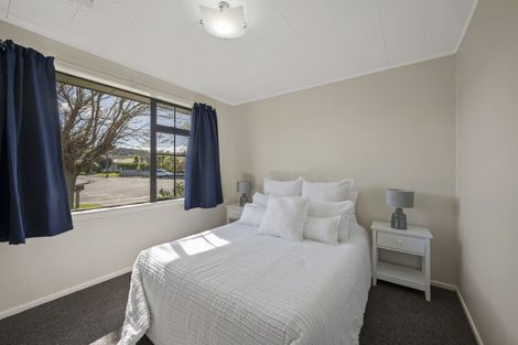 Photo of property in 28 Warwick Crescent, Taradale, Napier, 4112