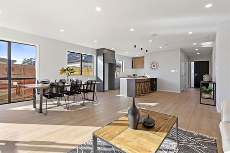 Photo of property in 63 Nobilo Road, Kumeu, 0810