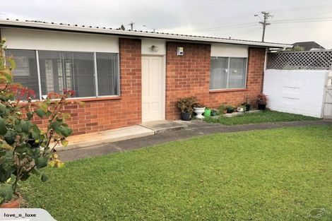 Photo of property in 1/83 Birkdale Road, Birkdale, Auckland, 0626